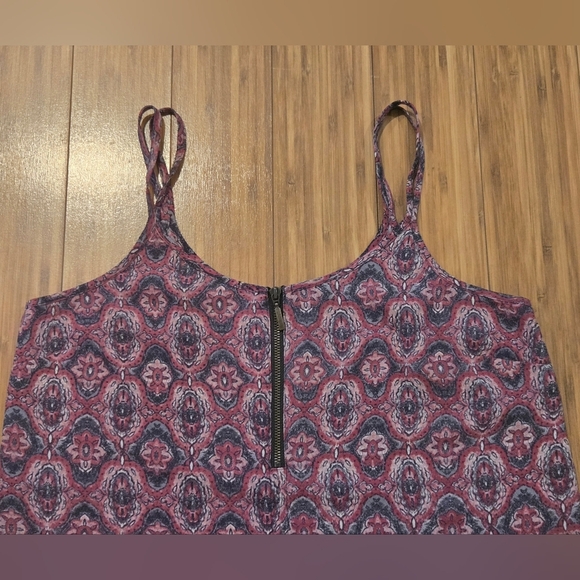 NWOT Maurcies Patterned Sleeveless Top - Picture 4 of 7